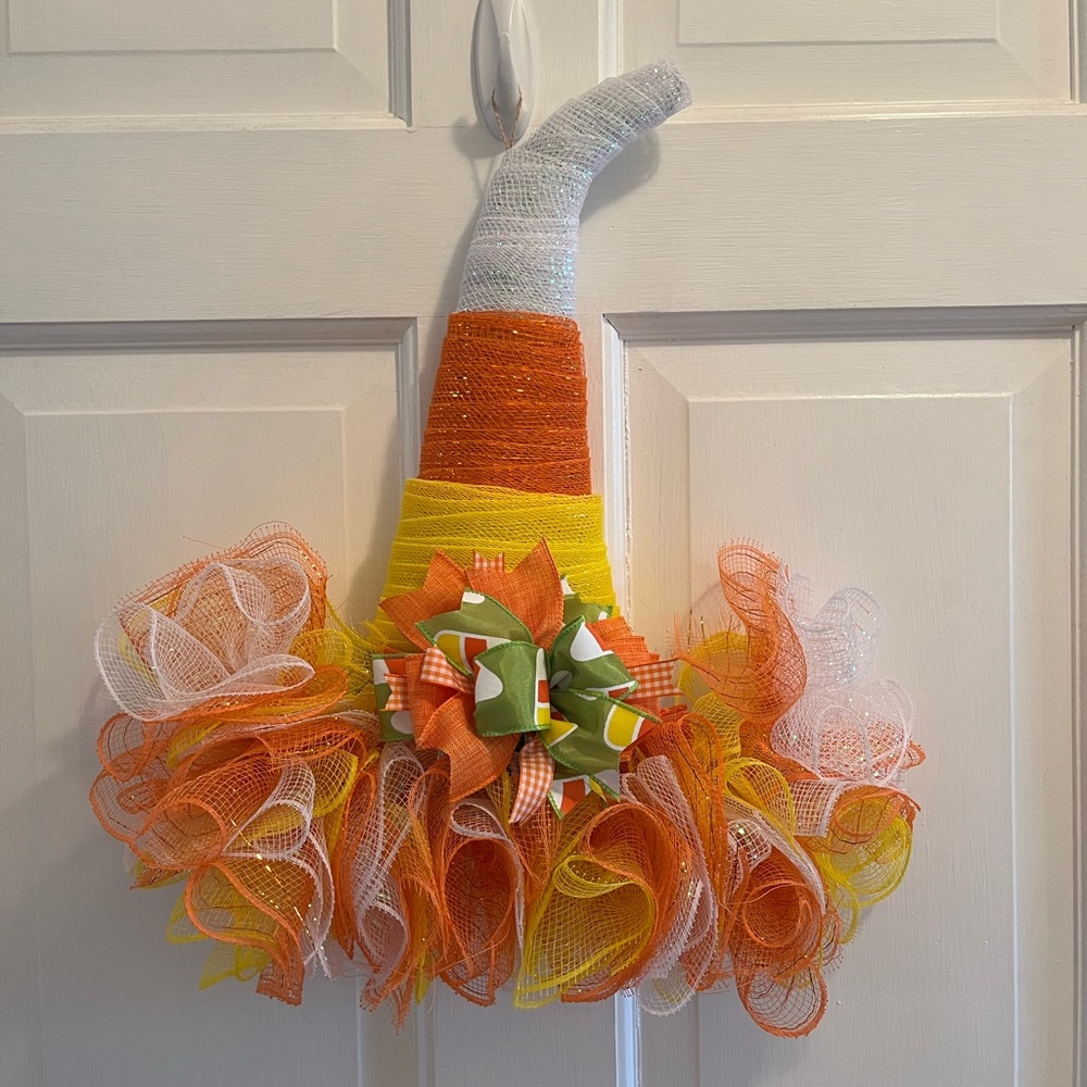 NWOT candy corn wreath